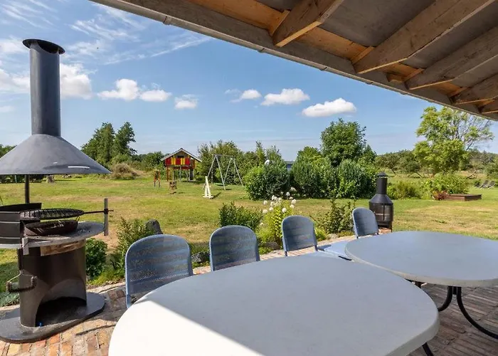 Kinderfreundliche In Idyllischer Lage By Interhome