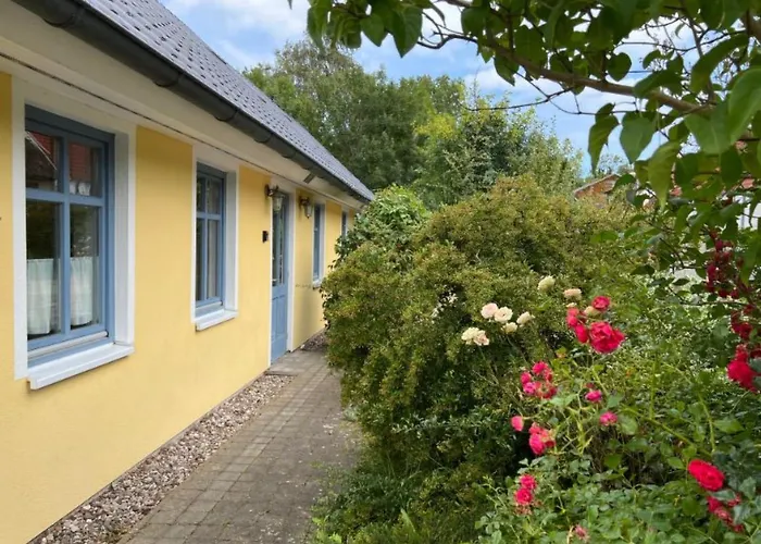 Kinderfreundliche In Idyllischer Lage By Interhome 別荘